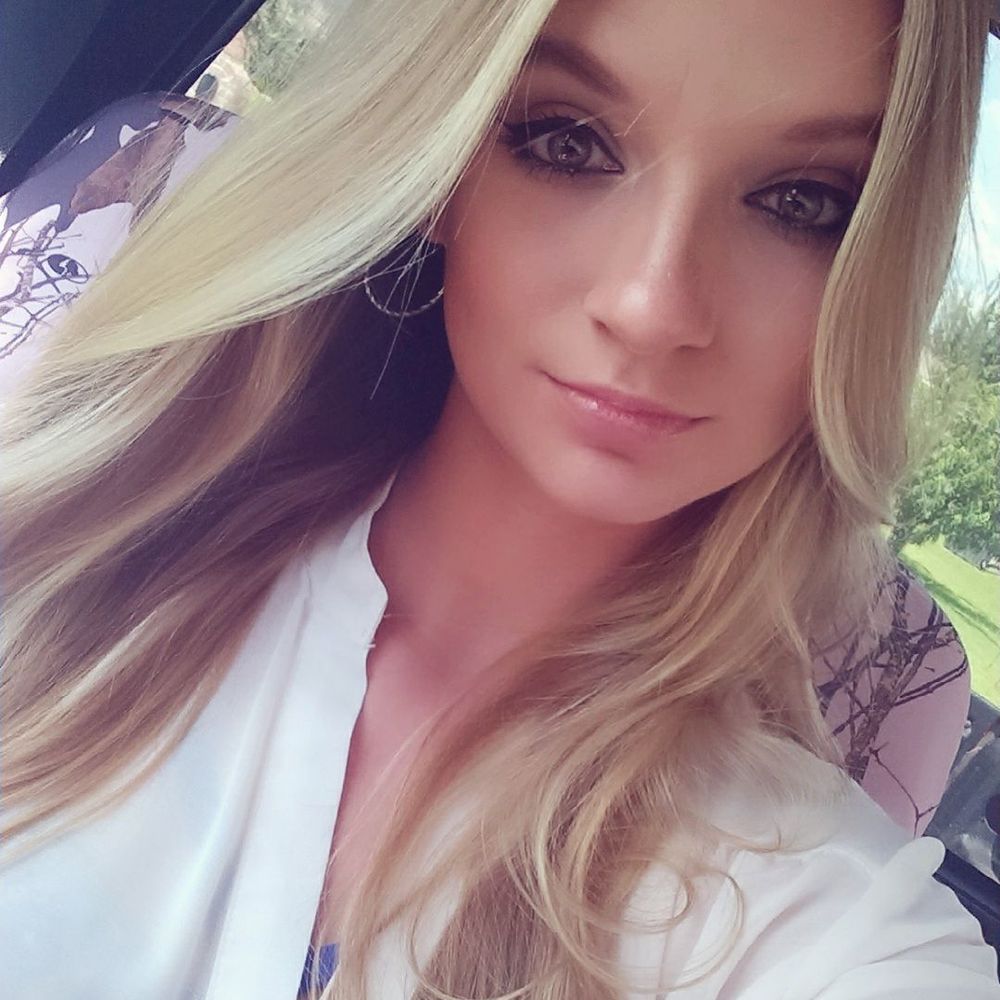 Meet your Posher, Dana